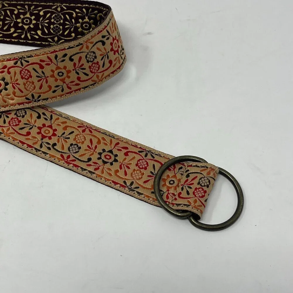 Double D-ring belt 40 in. ribbon embroidered red tan